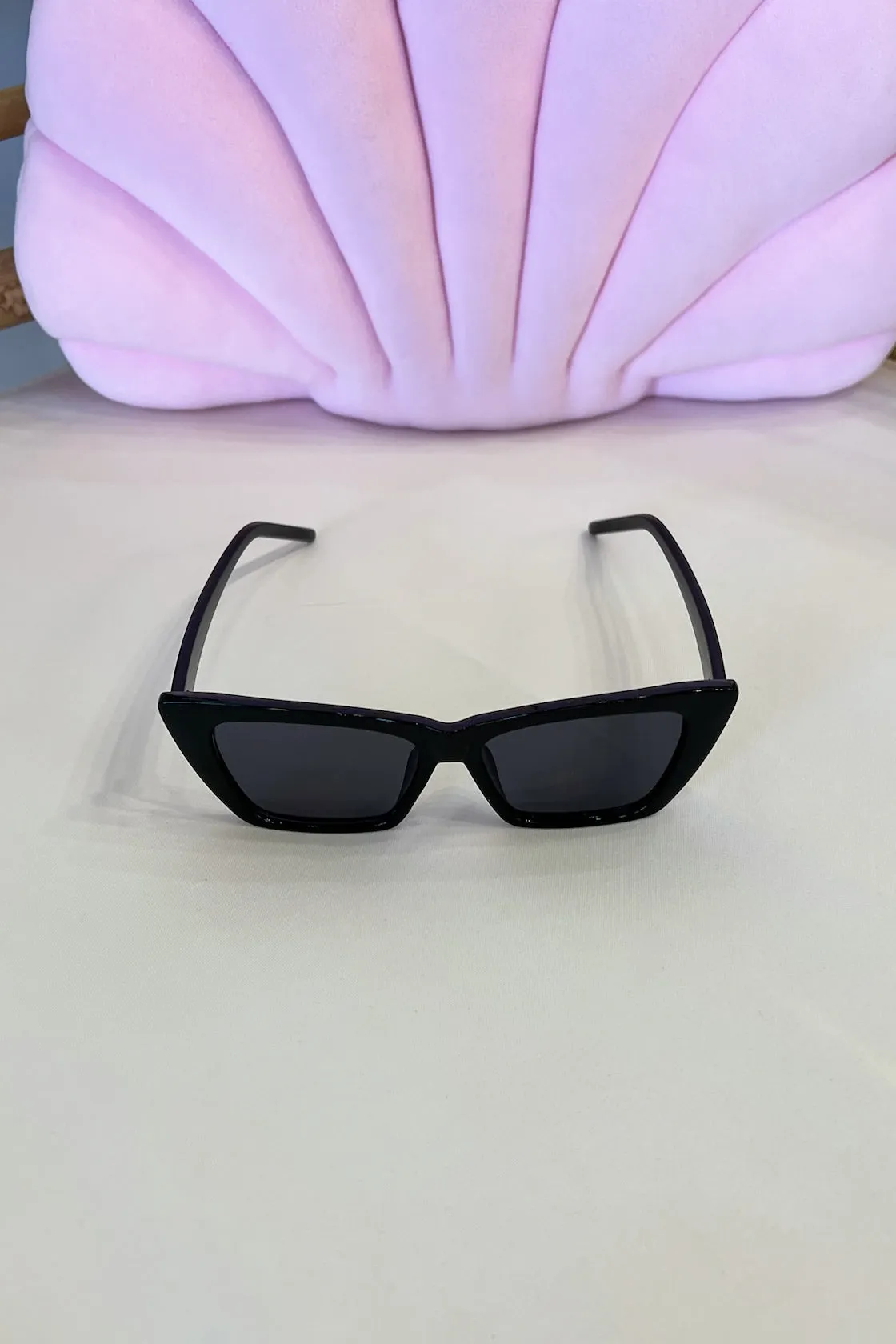 Ainsley Sunglasses in Black