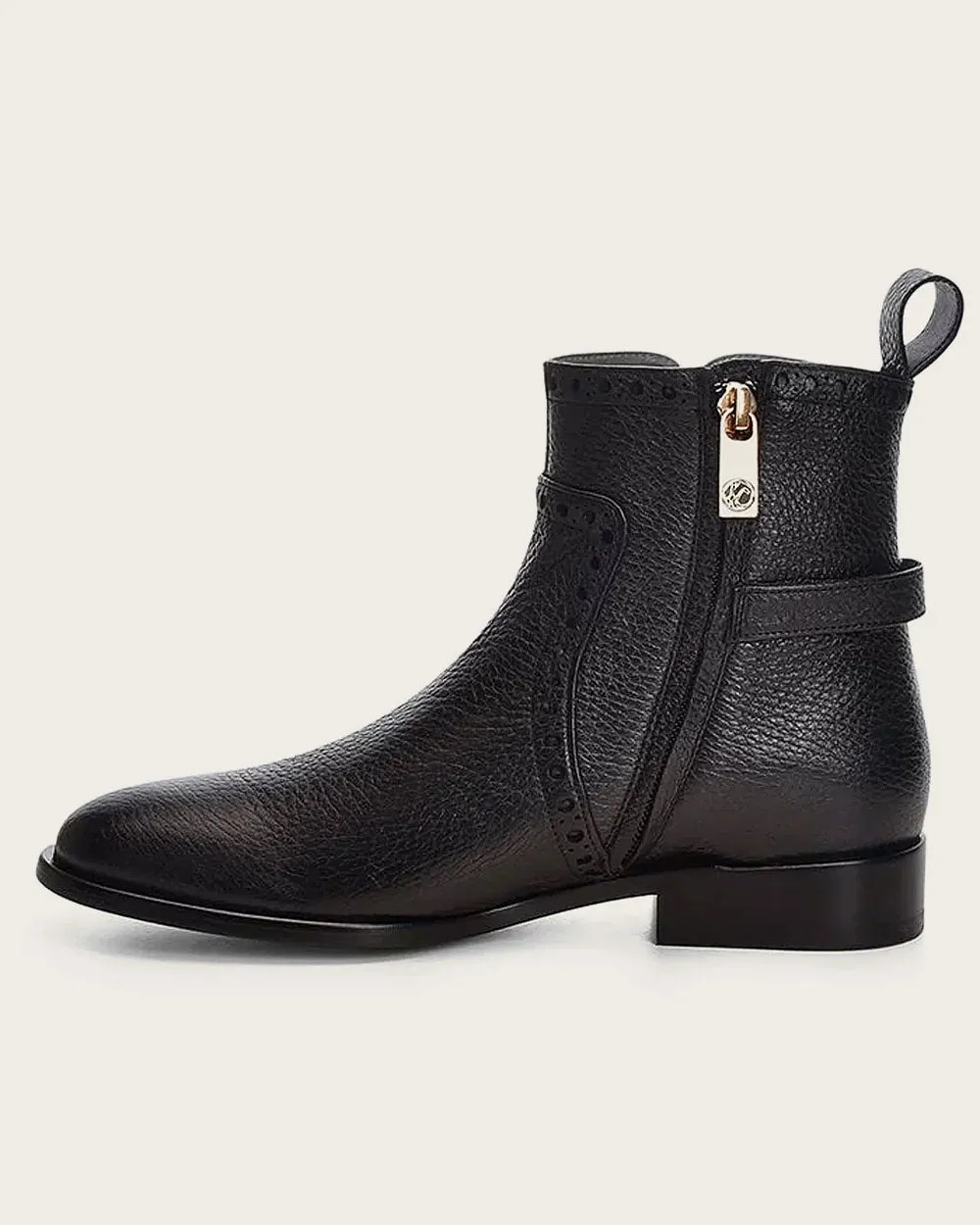 Ankle black bootie with buckle