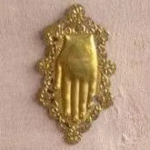 De Weldaad Hand with  Lace Gold Metal Ornament