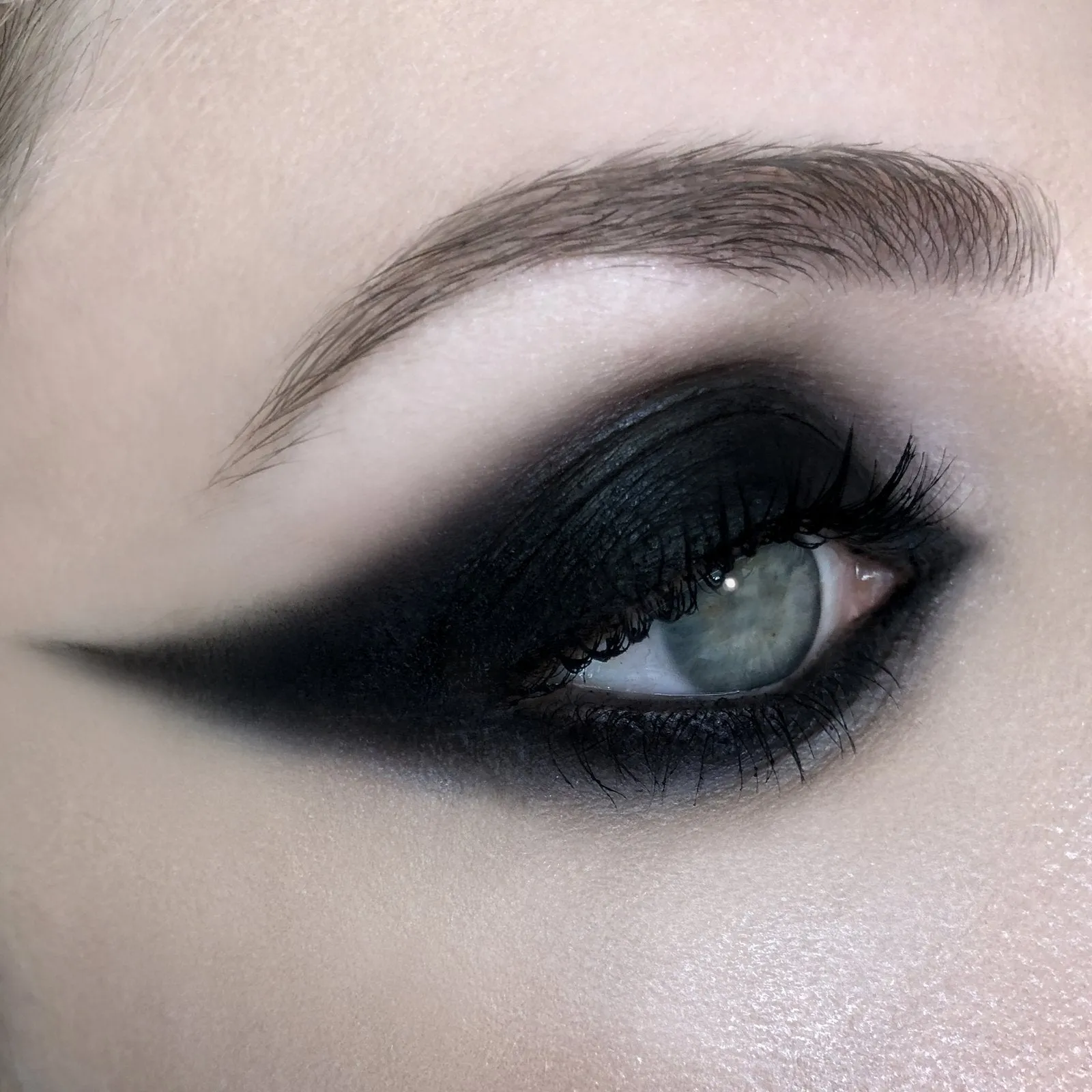 The Orb Enigmatic Eyeliner: Abyss